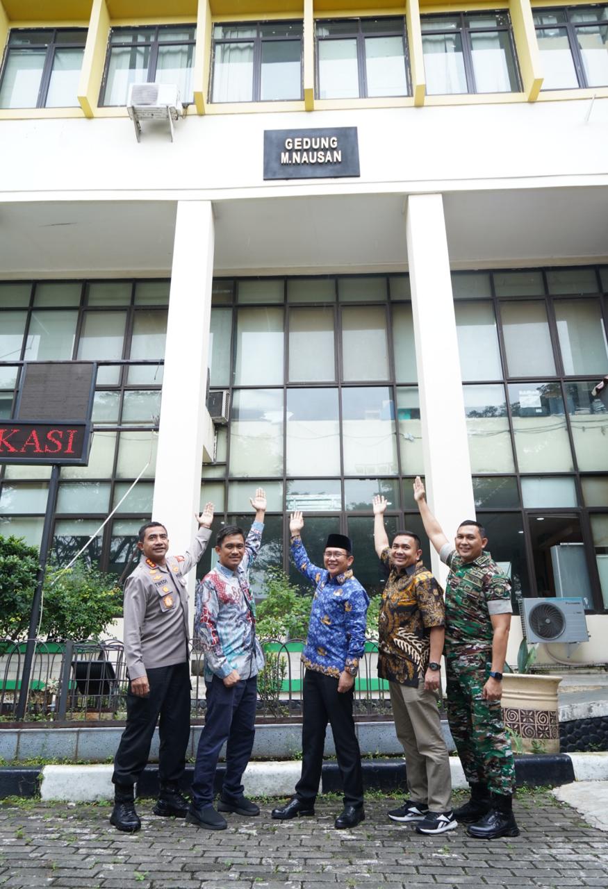 Sah Dani Ramdan Resmikan Nama Gedung Dengan Nama Mantan Bupati